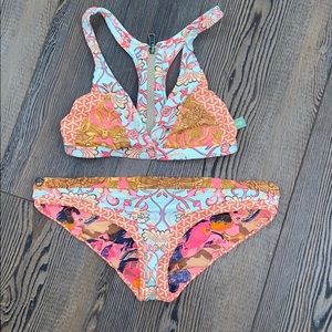 Razor back reversible Maaji medium swim!